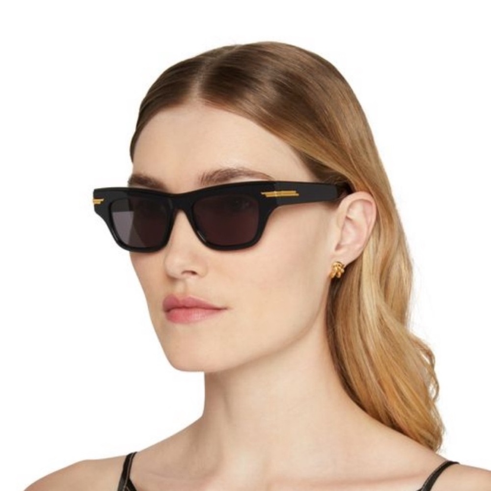 BOTTEGA VENETA
Sunglasses (BV1122S, Black)
